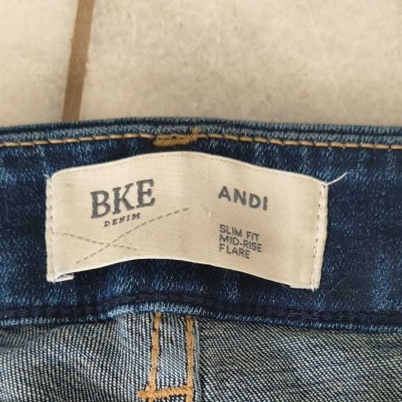 BKE Andi Slim Fit, Mid-Rise Flare Jeans, Size 24x32 - Picture 4 of 5